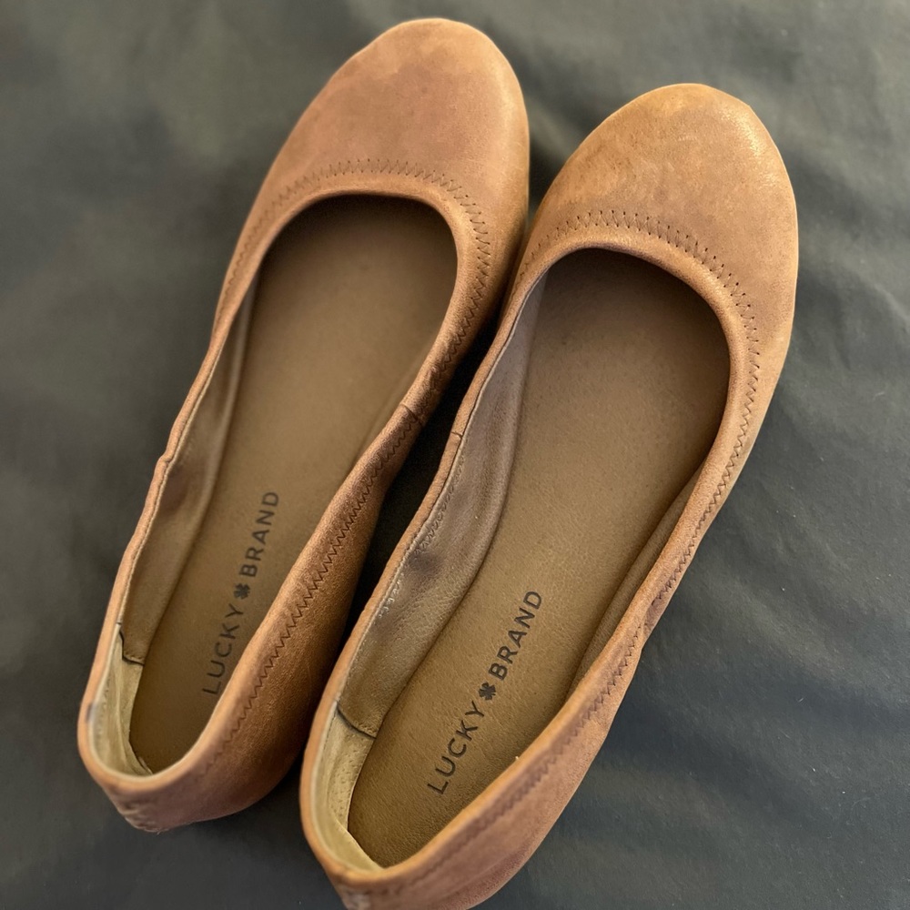 Lucky brand tan flats